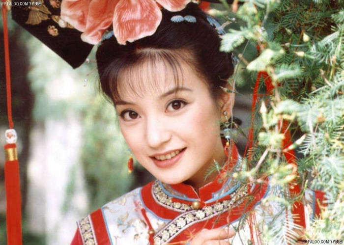 Ở tuổi đôi mươi, Triệu Vy có nét đẹp trong sáng và ngọt ngào.