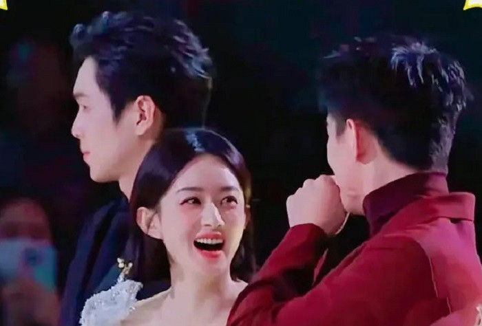 Hình ảnh Triệu Lệ Dĩnh - Lâm Canh Tân tại sự kiện khiến fan couple hào hứng.