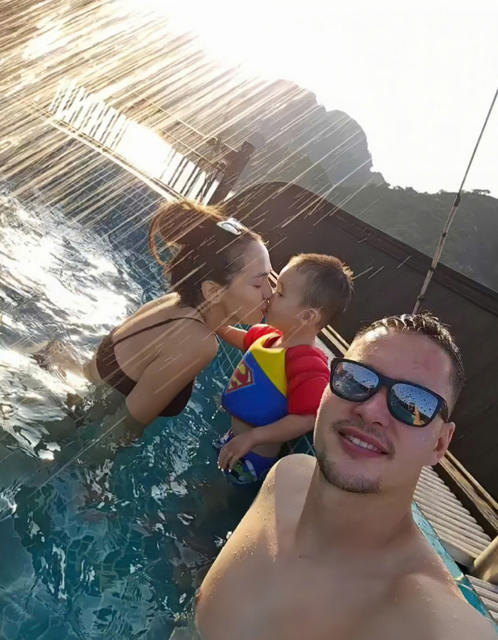 Vợ Nguyễn Filip thường chia sẻ khoảnh khắc gia đình sum vầy hạnh phúc. Cô yêu thích lưu giữ từng mốc thời gian phát triển của các con có sự đồng hành của bố mẹ.