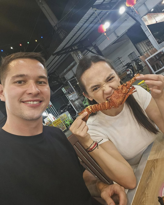 Vợ của thủ môn Nguyễn Filip tên là Aneta Nguyễn. Cô có bố là người Việt, mẹ gốc Cộng hòa Séc, tương đồng với Nguyễn Filip. Cặp đôi nên duyên tại một phòng tập gym vào năm 2016. Lúc bấy giờ, nàng đang làm công việc bán thời gian, còn chàng thủ môn là khách đến phòng tập.