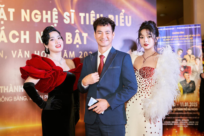 Lệ Quyên hội ngộ đàn chị Đàm Hằng và NSND Xuân Bắc.