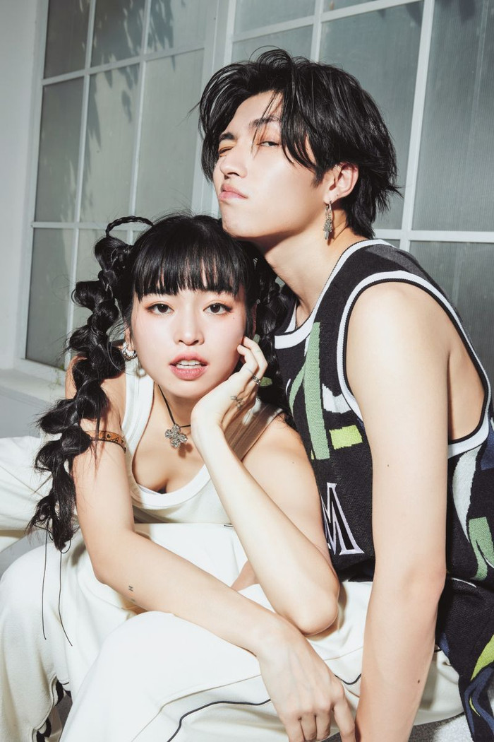 Cặp đôi Vbiz chênh lệch 1 tuổi lộ khoảnh khắc 'dính như sam' ở sự kiện, netizen giục cưới vì quá đẹp đôi Ảnh 3