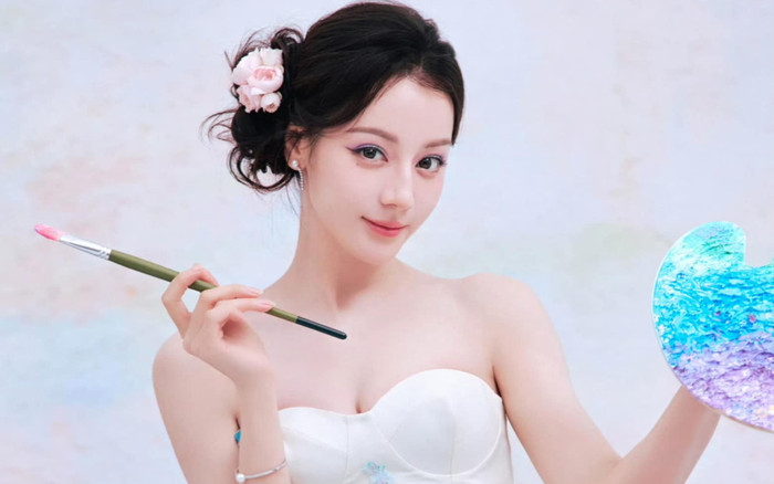 Lý giải sự biến mất của Địch Lệ Nhiệt Ba Ảnh 2