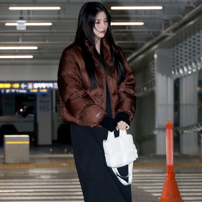 Nữ diễn viên Han So Hee vẫn chăm chỉ đi làm sau nhiều ồn ào đời tư. Ảnh: Instagram xeesoxee