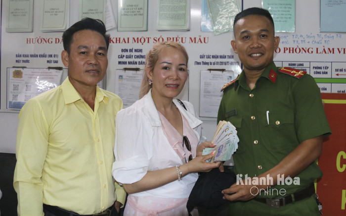 Hành động đẹp của người đàn ông nhặt được 200 triệu đồng trong lúc đi tắm biển Ảnh 2