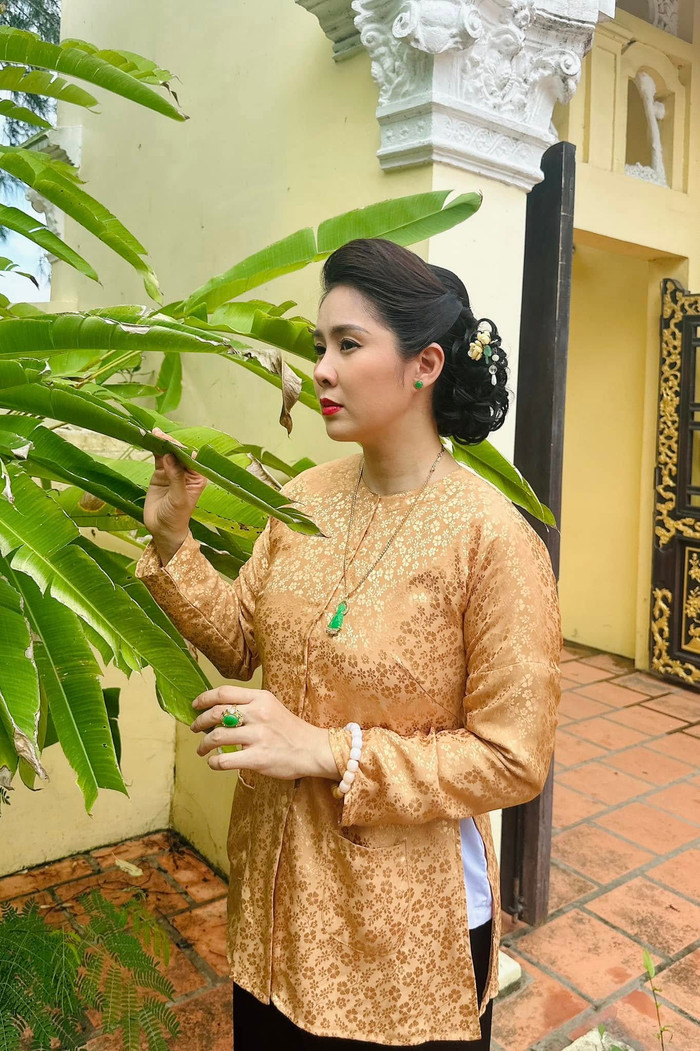 Lê Phương với tạo hình đầy quyến rũ, sang chảnh trong dự án phim mới nhất. Ảnh: FBNV