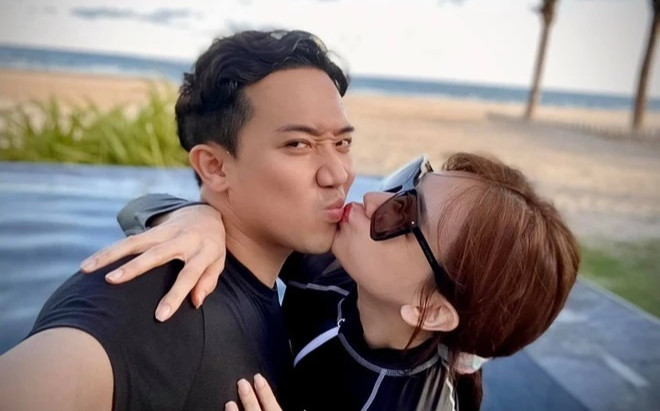 Hari Won tiết lộ thời điểm Trấn Thành quyến rũ nhất, nghe xong ai cũng bật cười Ảnh 2