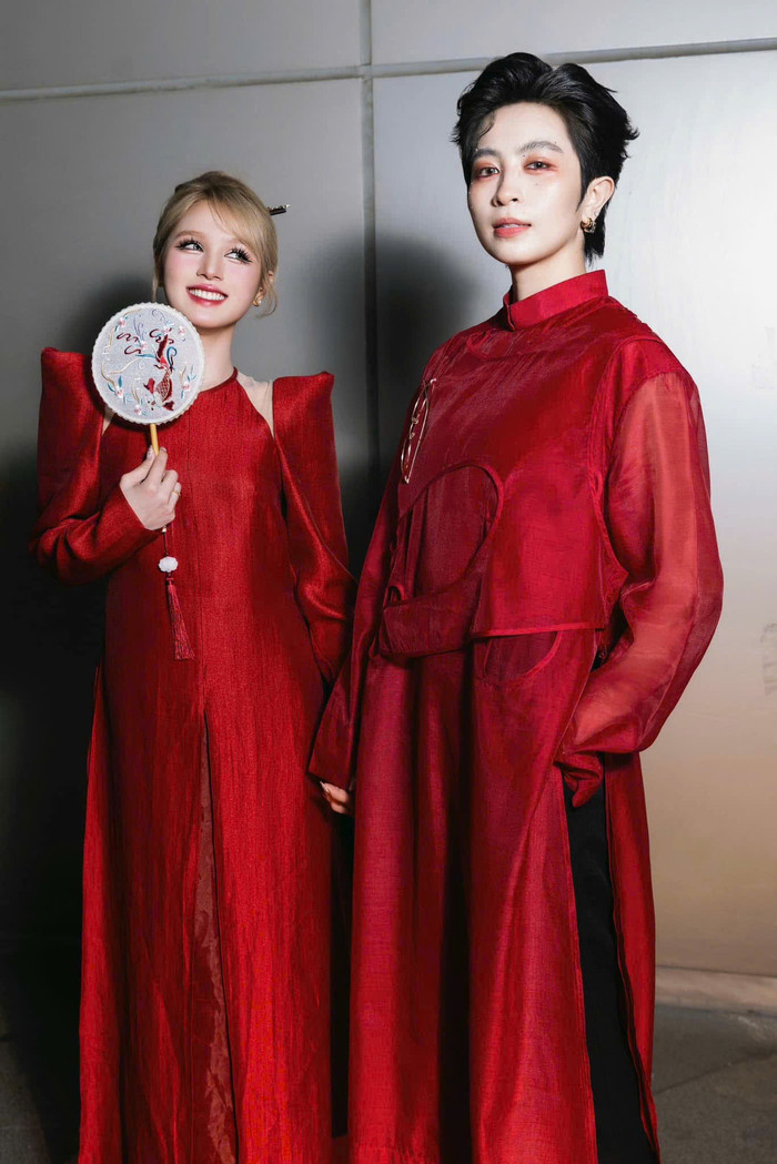 Dân tình liên tục thúc giục chuyện cưới xin tới 'couple' này. Ảnh: FBNV