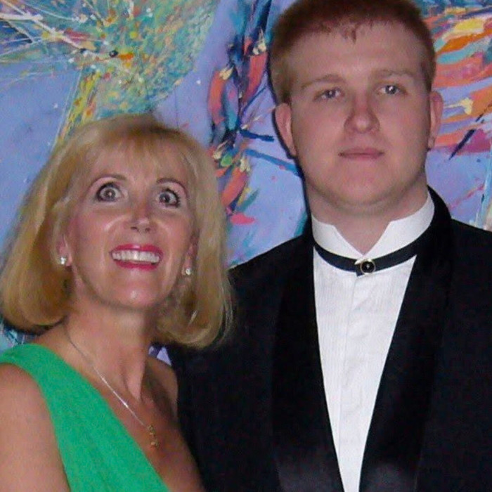 Bà Shelley Sykes đã đăng tải bài viết cho biết cậu con trai Rory Sykes đã qua đời trong đám cháy