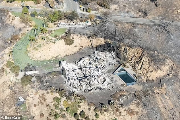 Ngôi nhà của Rory Sykes ở Malibu bị thiêu rụi.