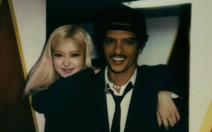 Rosé và Bruno Mars nhận 'quả ngọt' tại Vương quốc Anh Ảnh 2