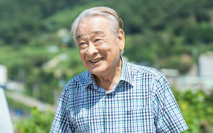 Nam diễn viên bật khóc đón 'tin vui' ở tuổi ngoài 90 Ảnh 2