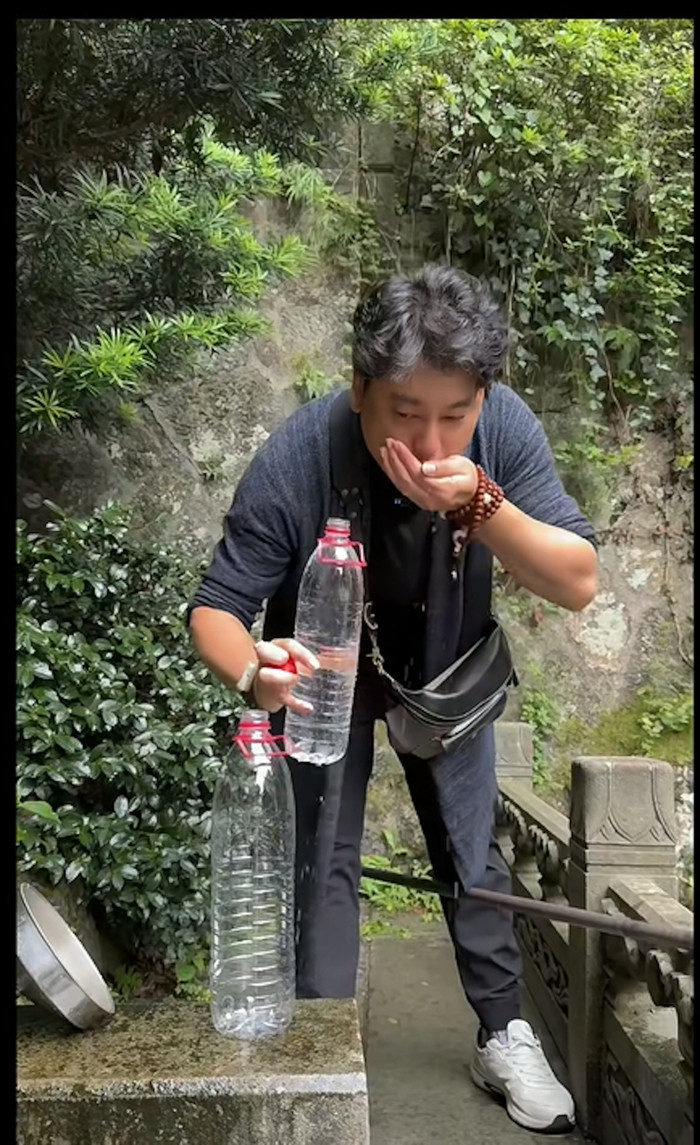 Nam ca sĩ điển trai một thời phát tướng không nhận ra, danh tính chẳng xa lạ Ảnh 2