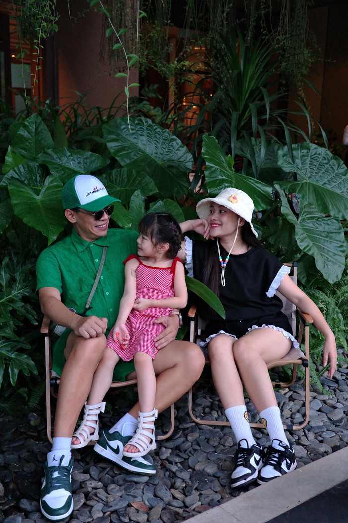 Vợ chồng Trung Ruồi có một cô con gái xinh xắn. (Ảnh FBNV)