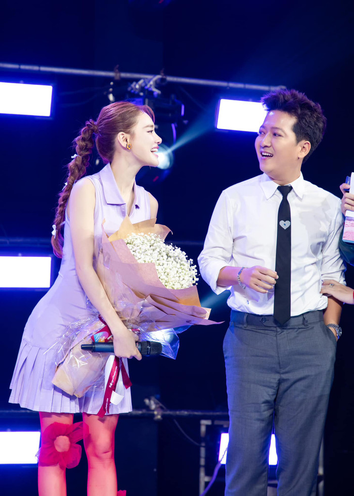 Nhã Phương tận hưởng có cuộc sống hạnh phúc, viên mãn bên cạnh Trường Giang sau 7 năm kết hôn. (Ảnh: FBNV)