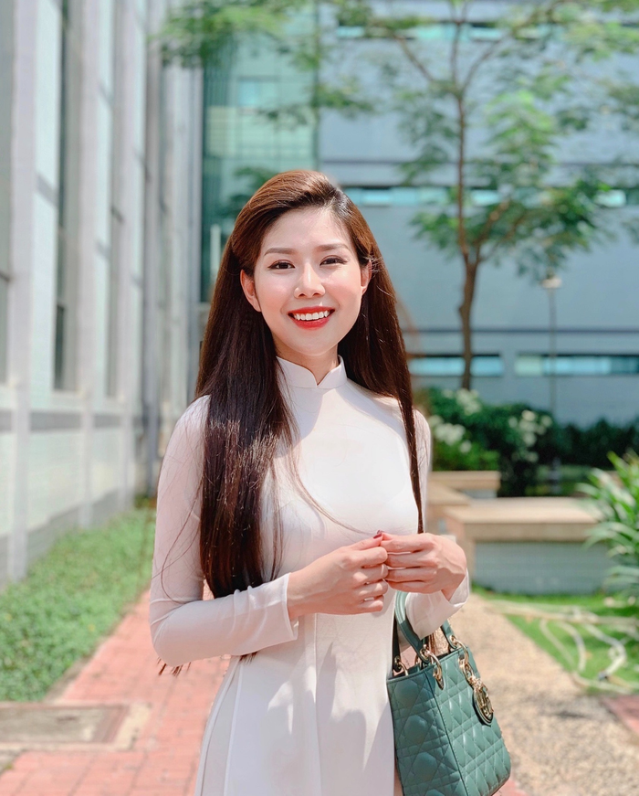 Tuệ Nghi là một trong những nhà văn trẻ 9X nổi tiếng với nhiều quyển sách truyền cảm hứng. 