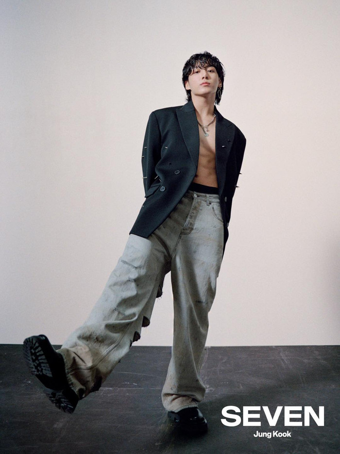 Rosé chính thức vượt qua JungKook để sở hữu ca khúc có thời gian trụ hạng lâu nhất trong Top 10 Billboard HOT 100 thập kỷ này.