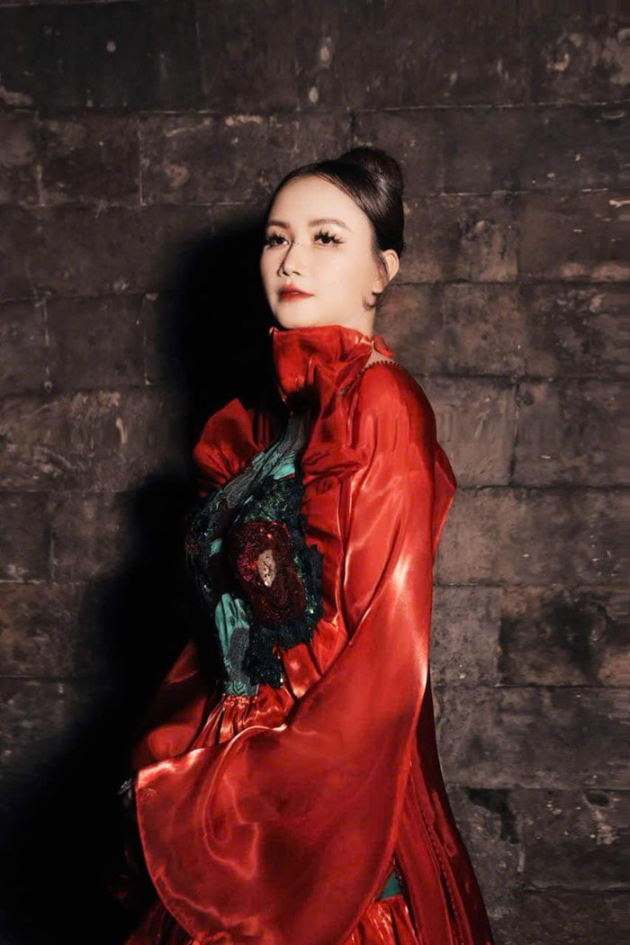 Hoàng Yến không quan tâm đến những phán xét bên ngoài. Ảnh: FBNV