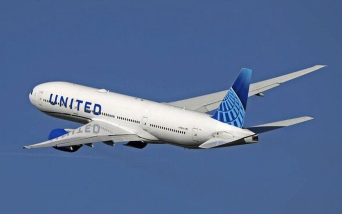 Máy bay bất ngờ rơi thẳng 3000m giữa chuyến bay, hành khách hoảng loạn Ảnh 2