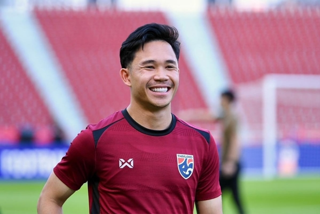 Sau chung kết AFF Cup 2024, tiền đạo Supachok trở thành cái tên 'hot search' trên mạng xã hội đối với người hâm mộ Việt Nam với ngoại hình điển trai, phong độ. Đồng thời, danh tính của 'nửa kia' Supachok cũng khiến công chúng phải tò mò. 