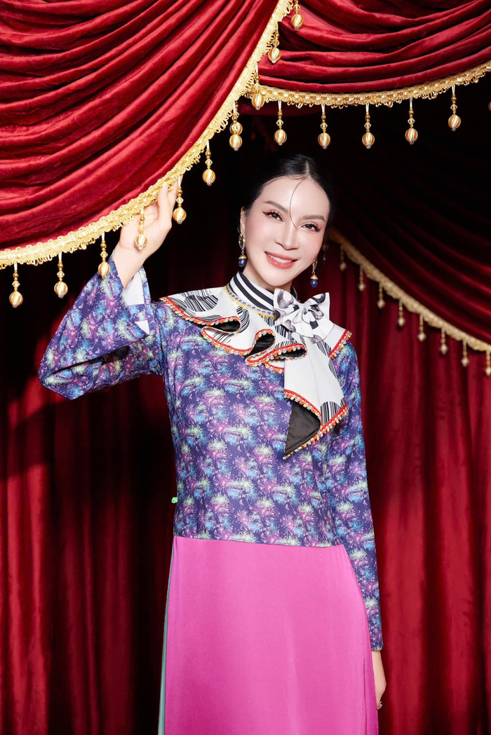 MC Thanh Mai khoe visual phát sáng, thần thái rạng rỡ khi diện áo dài truyền thống. (Ảnh: FBNV)