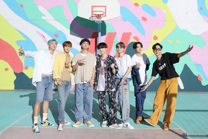 Ca khúc từng được đề cử GRAMMY của BTS viết nên trang sử mới cho Kpop Ảnh 1