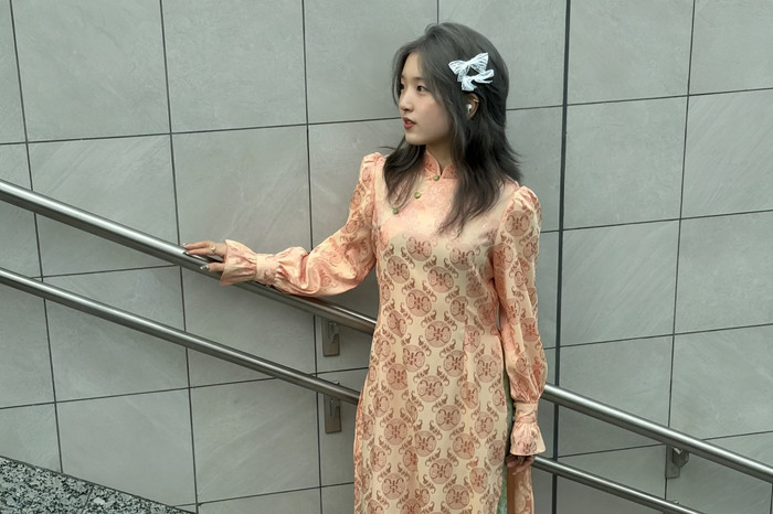 Không chỉ những người con đất Việt đến đây để check-in, mà còn thu hút người nước ngoài. Ảnh: Jun Bomin