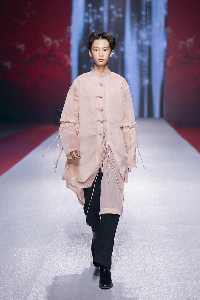 Danh tính MC nhí được siêu mẫu Xuân Lan và á vương Minh Khắc hết lời khen ngợi Ảnh 2