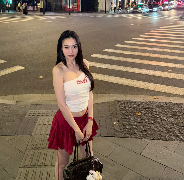 Clip quay lén Ninh Dương Lan Ngọc gây sốt Ảnh 3