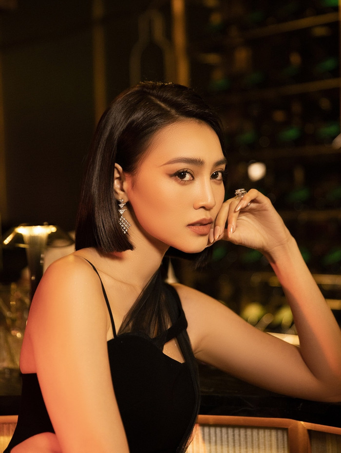 Tên tuổi Ninh Dương Lan Ngọc vẫn duy trì độ hot dù không đóng phim nhiều như trước.