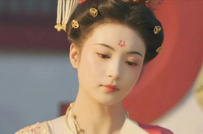 Dương Tử kém sắc, bị nữ phụ lấn át trong Quốc Sắc Phương Hoa Ảnh 4