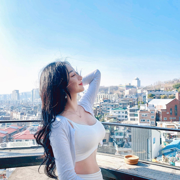 Người đẹp có số đo ba vòng lý tưởng. (Ảnh FBNV)