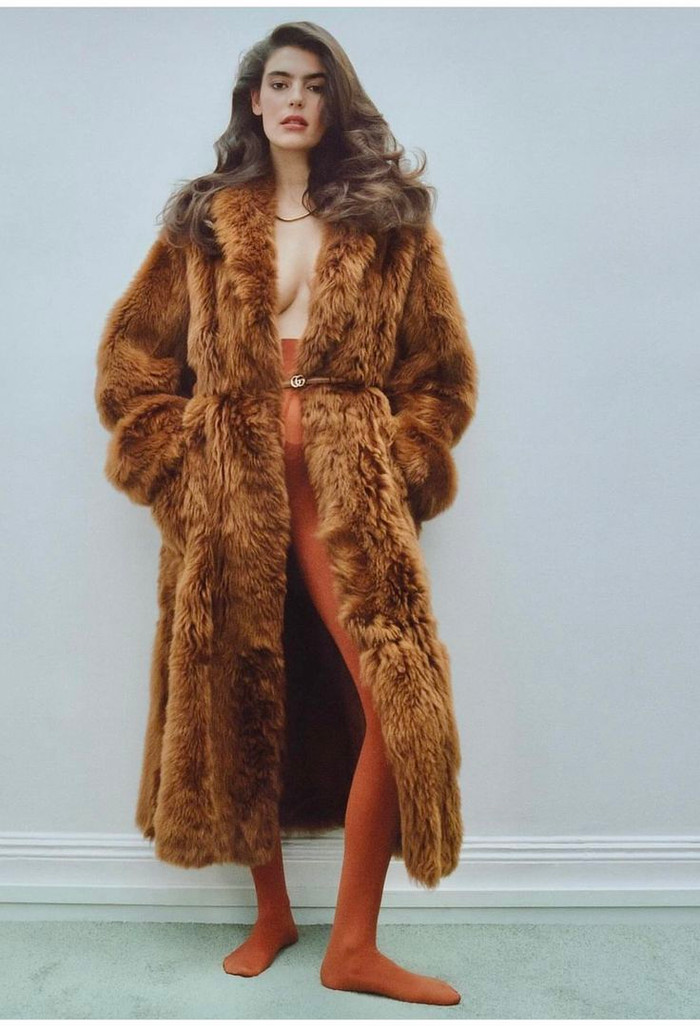 Áo khoác lông là biểu tượng của sự sang trọng và đẳng cấp.