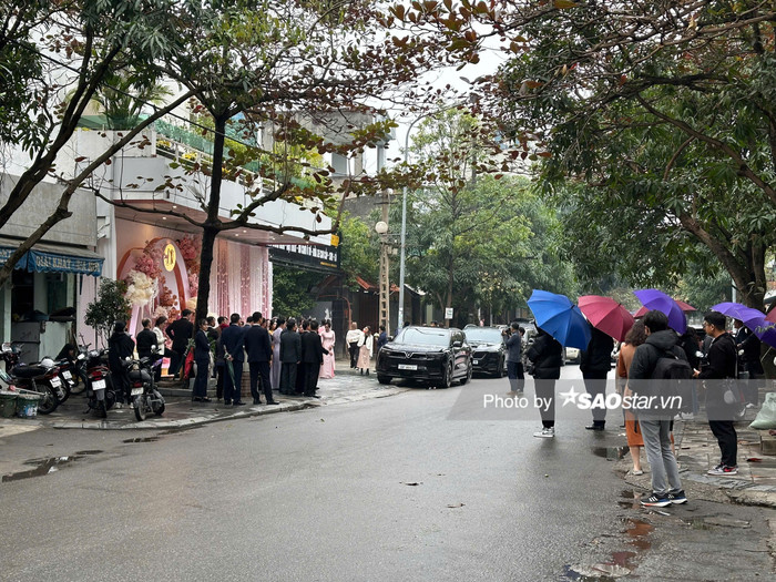 Gia đình của Á hậu Phương Nhi sống tại căn nhà mặt tiền, 2 tầng khang trang. 