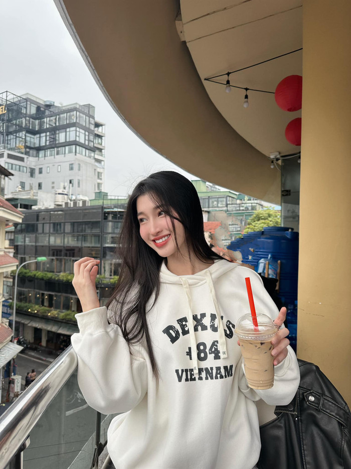 Phương Nhi thường chụp ảnh với nụ cười rạng rỡ. Ảnh: FBNV