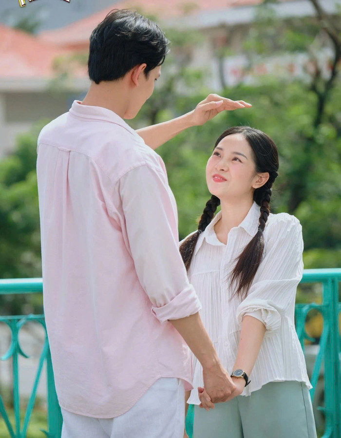 Khoảng cách chiều cao của Tam Triều Dâng và Võ Cảnh