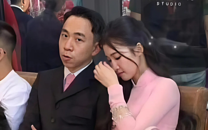 Hình ảnh Phương Nhi ôm chặt con trai tỷ phú trước lễ ăn hỏi gây sốt Ảnh 2