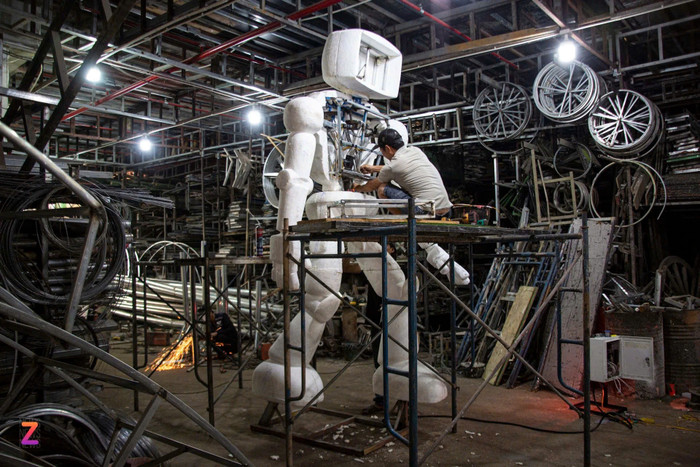  Robot Bông có khả năng chuyển động và giao tiếp bằng nhiều ngôn ngữ. Ảnh: Znew