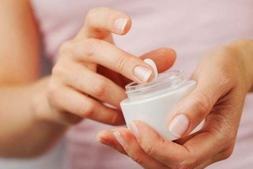 Trước mỡ bò, mỡ trăn là 'từ khóa' làm đẹp được chị em ưa chuộng. (Ảnh minh họa)