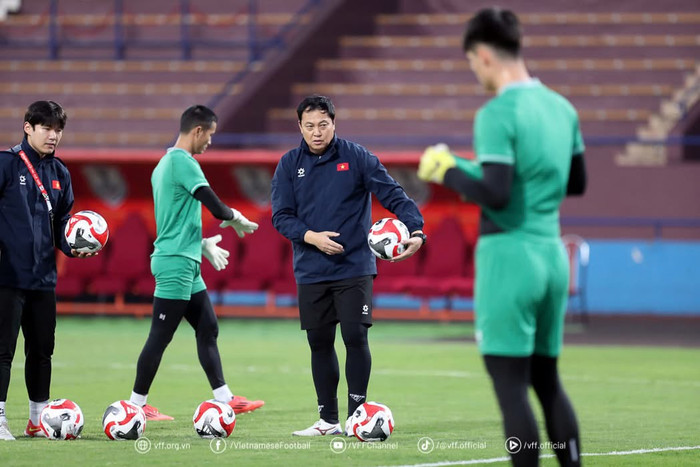 Huyền thoại Hàn Quốc 4 lần dự World Cup chia tay ĐT Việt Nam 3 Cơ hội cho Nguyễn Filip khi tuyển Việt Nam chia tay HLV thủ môn - Saostar.vn