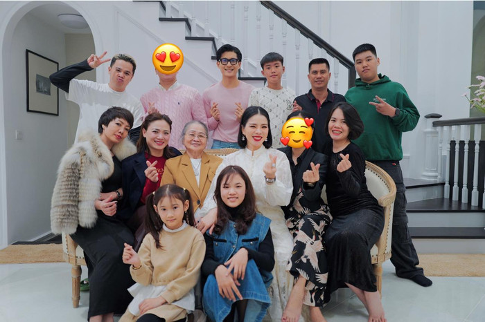 Cách đó không lâu, anh cũng từng góp mặt trong khung ảnh gia đình của Lệ Quyên. (Ảnh: FBNV)