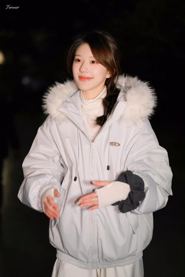 Trước khi đổ bệnh, Triệu Lộ Tư làm việc vô cùng chăm chỉ. Ảnh: FBNV