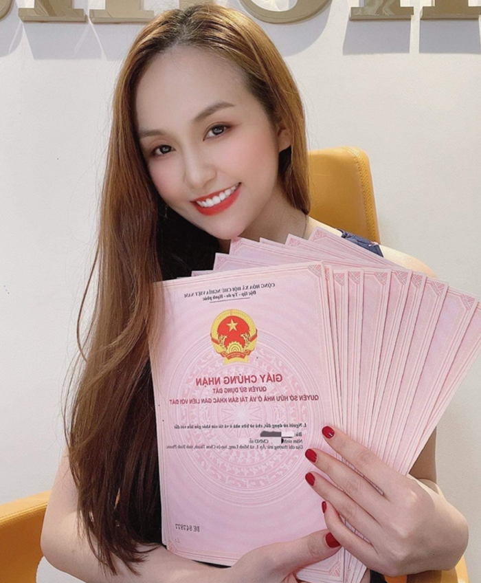 Vợ CEO kém 12 tuổi của Tuấn Hưng sinh 3 con vẫn nóng bỏng, được chồng tặng quà 50 tỷ gây sốt Ảnh 6