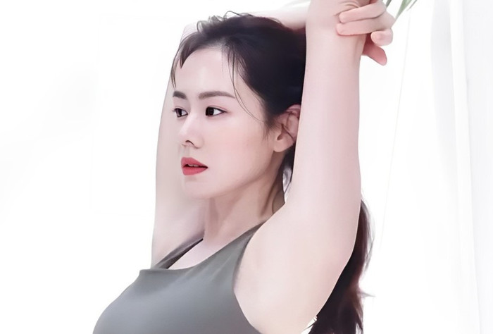 Son Ye Jin gây tranh cãi vì đóng phim 18+ ở tuổi U50. 