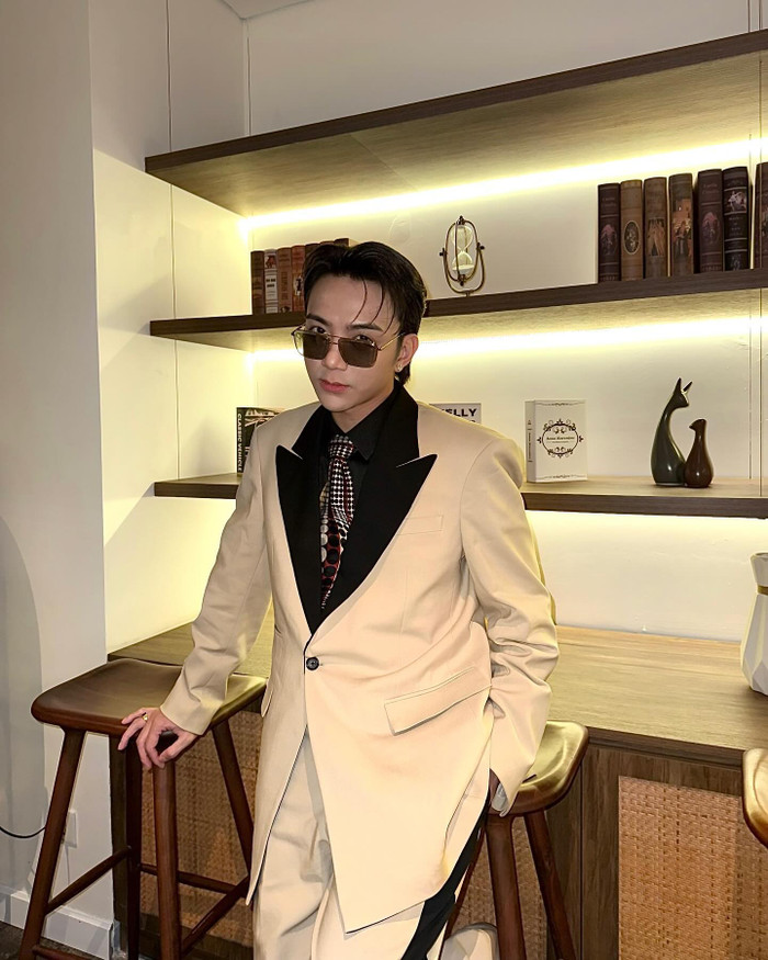 SOOBIN Hoàng Sơn là tay chơi đồ hiệu thứ thiệt. (Ảnh FBNV)