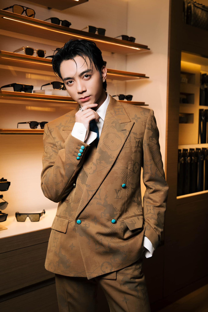 Ca sĩ SOOBIN Hoàng Sơn giàu cỡ nào trước khi vướng nghi vấn hẹn hò Hoa hậu Thanh Thủy? Ảnh 6