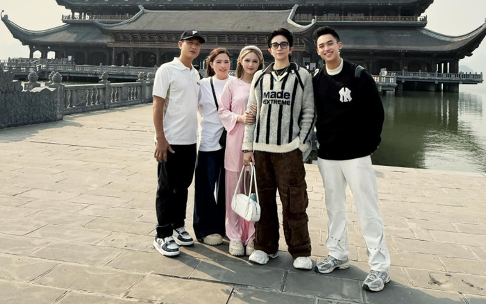 Xoài Non đăng ảnh gia đình, bình yên tựa vai Gil Lê Ảnh 2