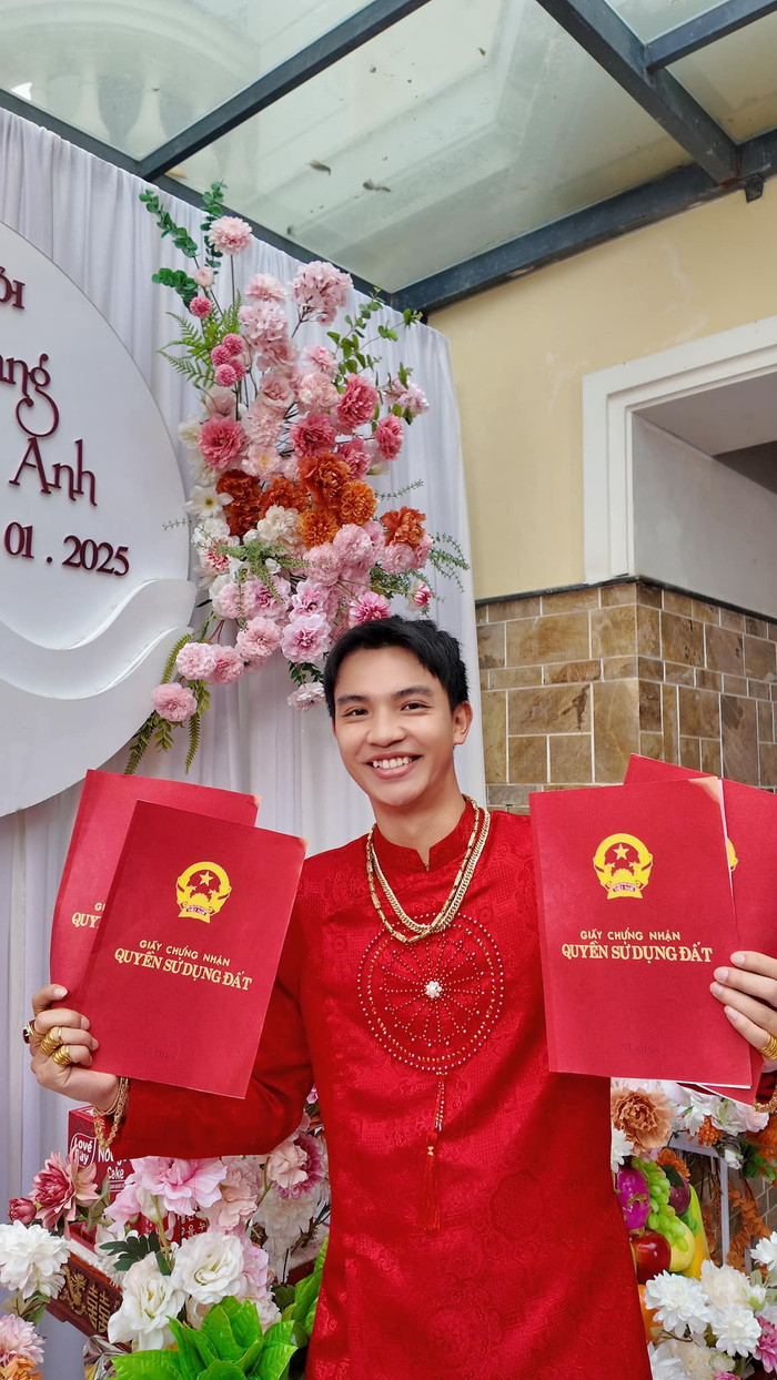 Việt Hoàng thông báo lấy vợ ở tuổi 26