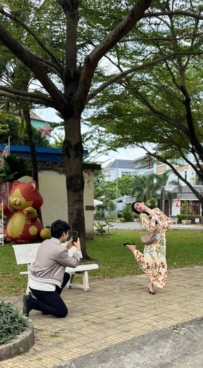 Hình ảnh nhí nhố vừa được Ngọc Trinh chia sẻ - FBNV.