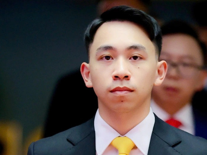 Ở tuổi 25, Minh Hoàng giữ nhiều vị trí quan trọng trong tập đoàn.